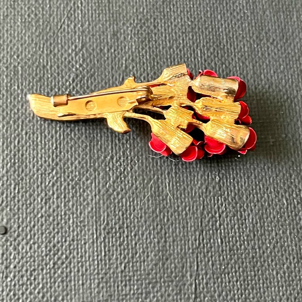 Vintage Dozen Roses Pin - Picture 8 of 8